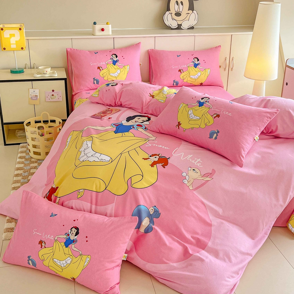 91家纺网 家纺一手货源 找家纺 玉元坊 2025年5月新品 大版卡通全棉纯棉床单床笠加厚四件套 舞动精灵粉