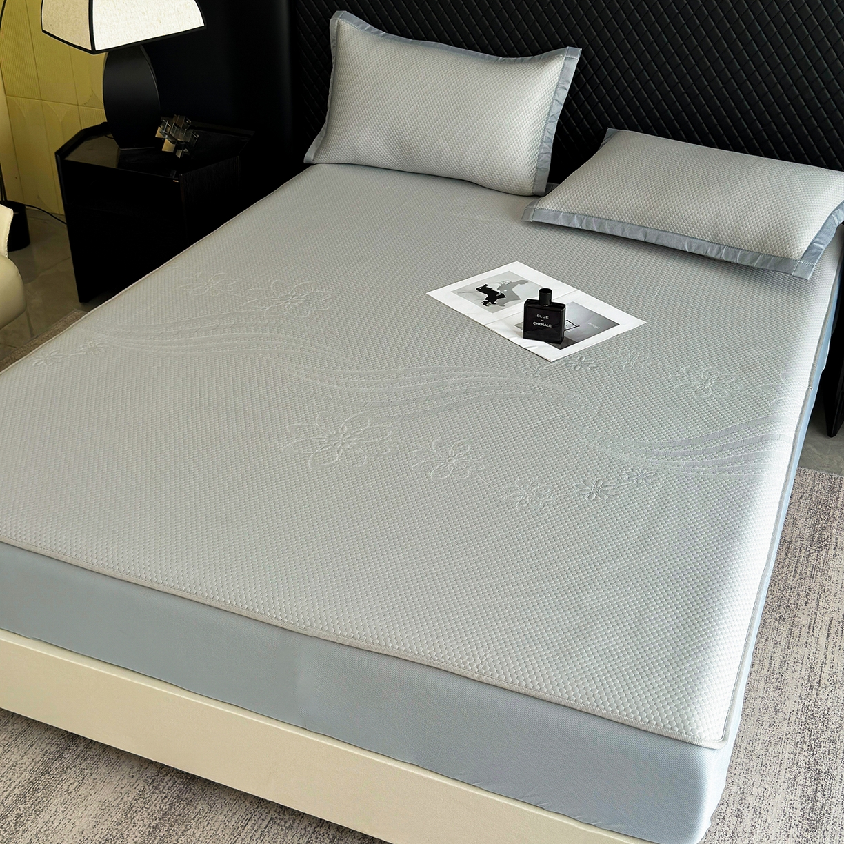 91家纺网 家纺一手货源 找家纺 瑞兴纺 2025新款复合加厚高克重凉感席床笠款 五朵金花-灰