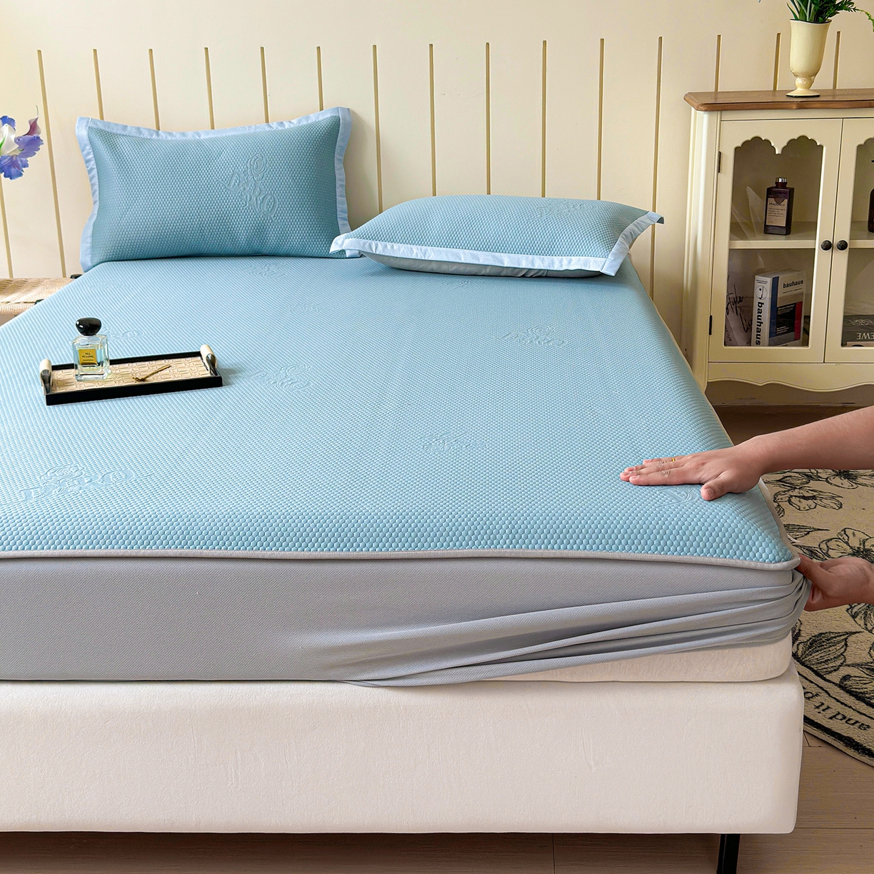 91家纺网 家纺一手货源 找家纺 瑞兴纺 2025新款复合加厚高克重凉感席床笠款 玫瑰之恋-蓝