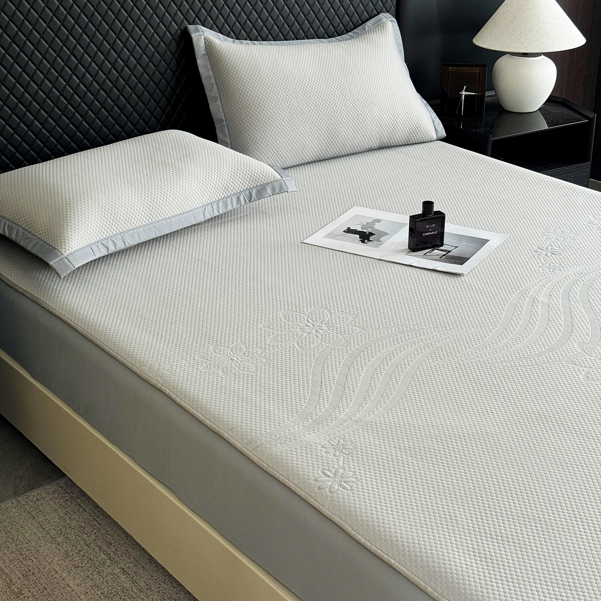 91家纺网 家纺一手货源 找家纺 瑞兴纺 2025新款复合加厚高克重凉感席床笠款 五朵金花-灰