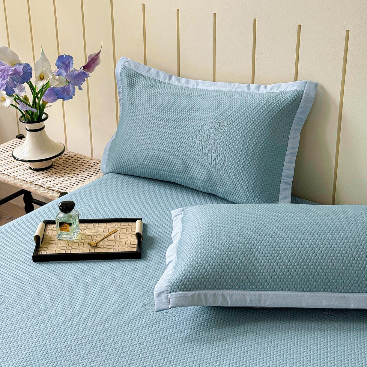 91家纺网 家纺一手货源 找家纺 瑞兴纺 2025新款复合加厚高克重凉感席床笠款 玫瑰之恋-蓝