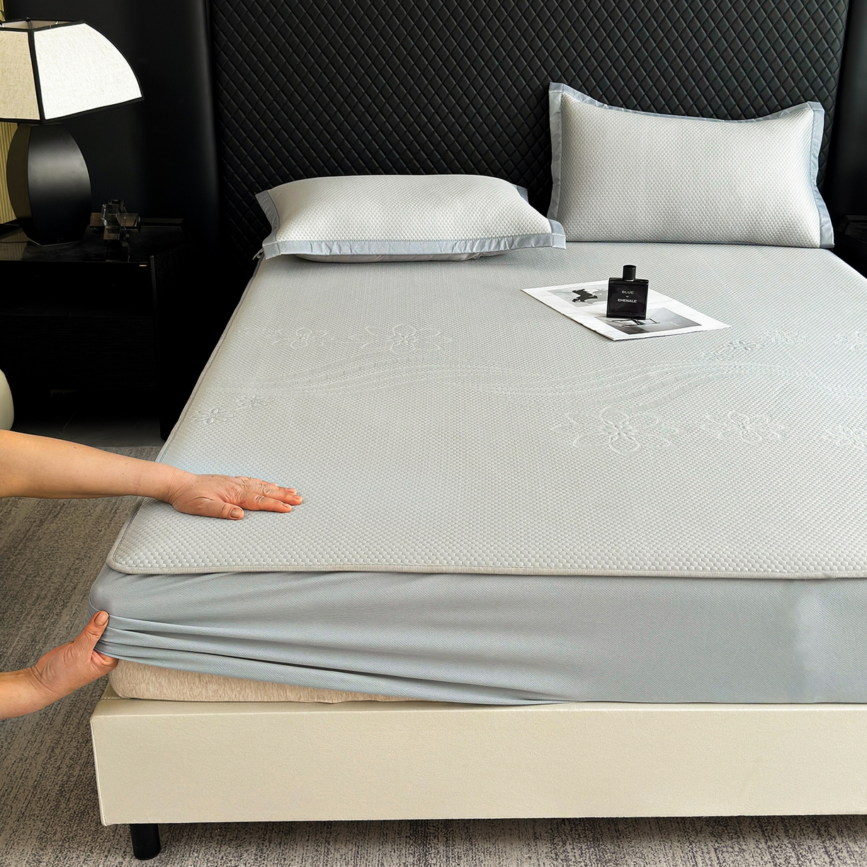 91家纺网 家纺一手货源 找家纺 瑞兴纺 2025新款复合加厚高克重凉感席床笠款 五朵金花-灰