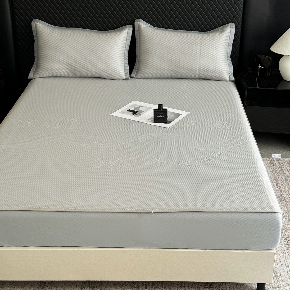 91家纺网 家纺一手货源 找家纺 瑞兴纺 2025新款复合加厚高克重凉感席床笠款 五朵金花-灰