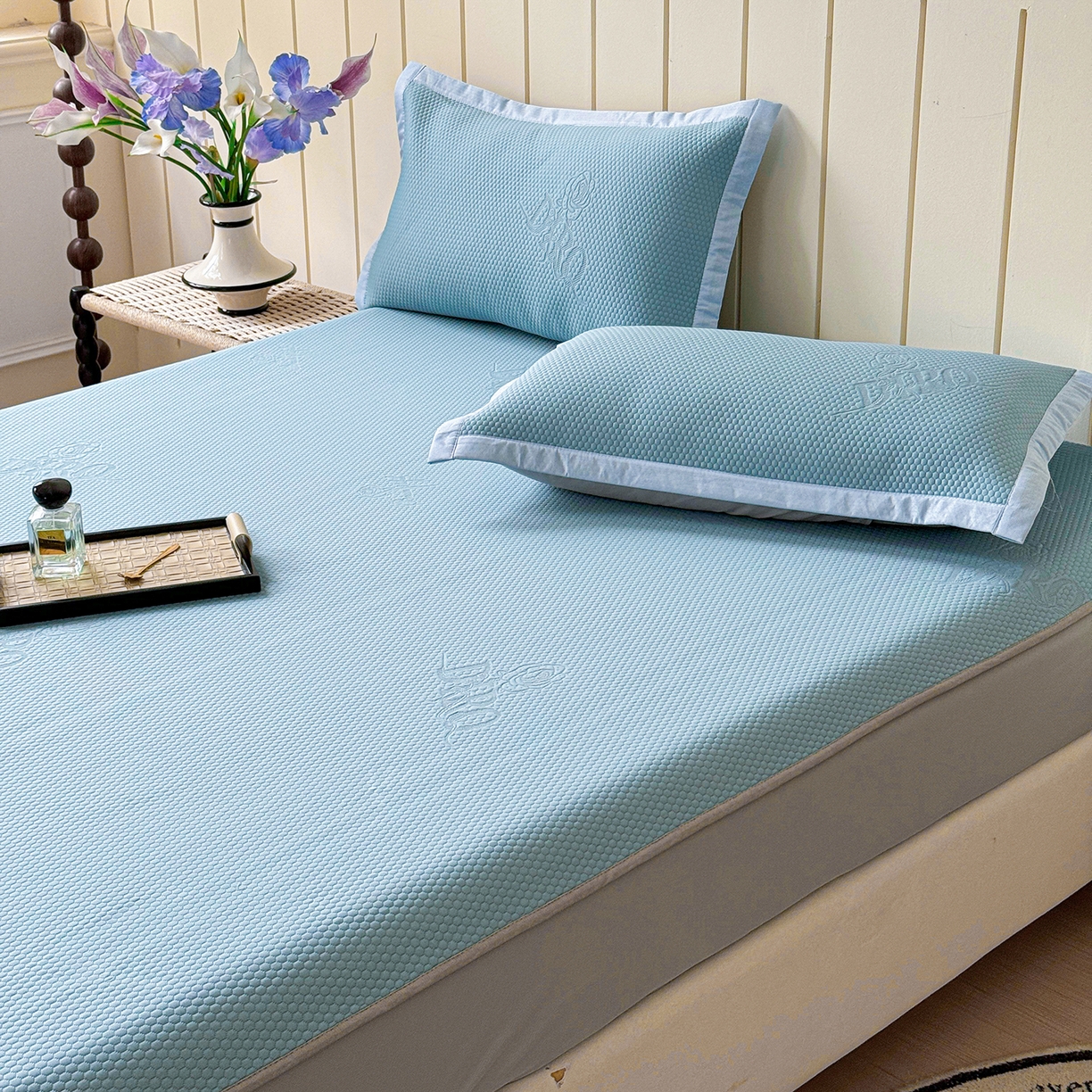 91家纺网 家纺一手货源 找家纺 瑞兴纺 2025新款复合加厚高克重凉感席床笠款 玫瑰之恋-蓝