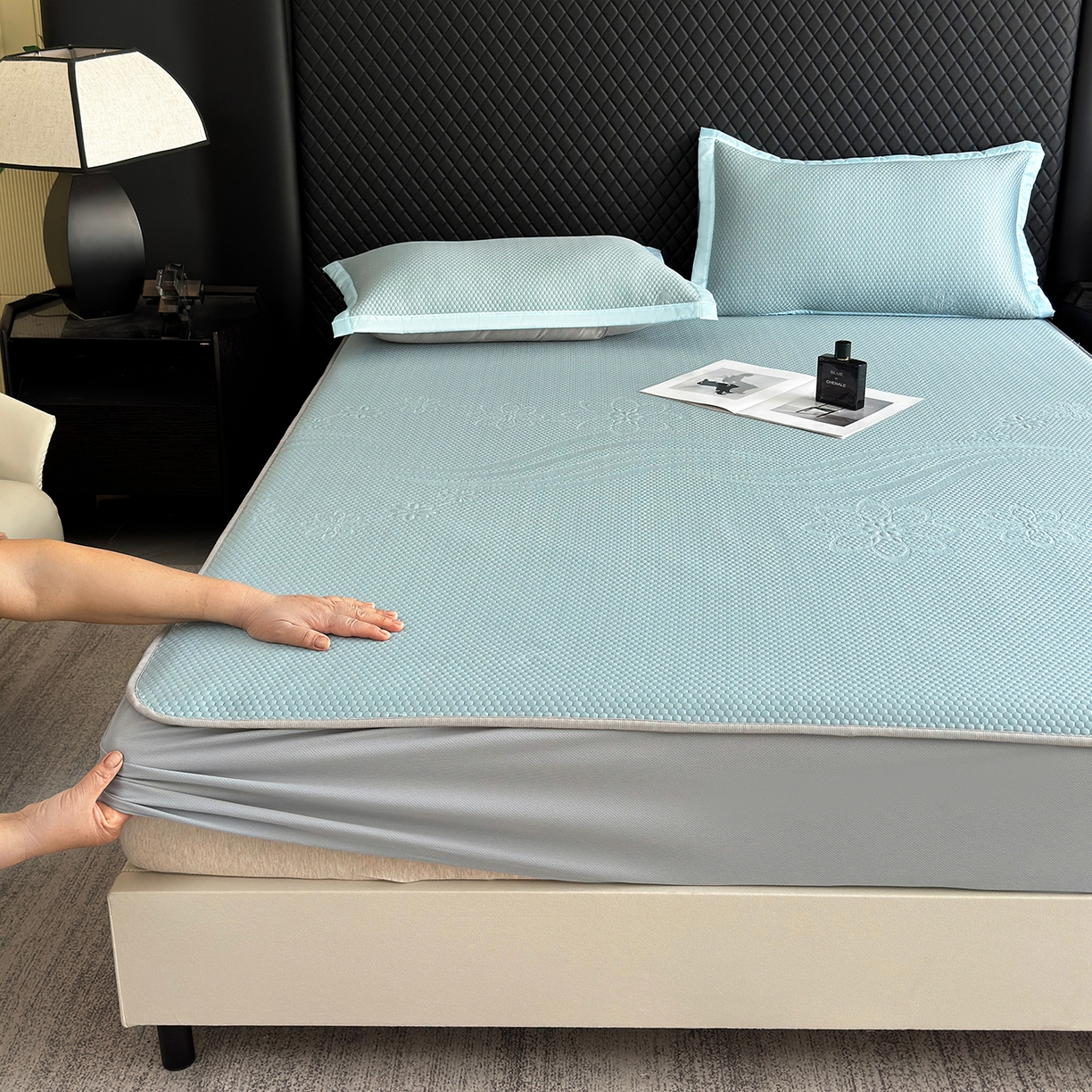 91家纺网 家纺一手货源 找家纺 瑞兴纺 2025新款复合加厚高克重凉感席床笠款 五朵金花-蓝