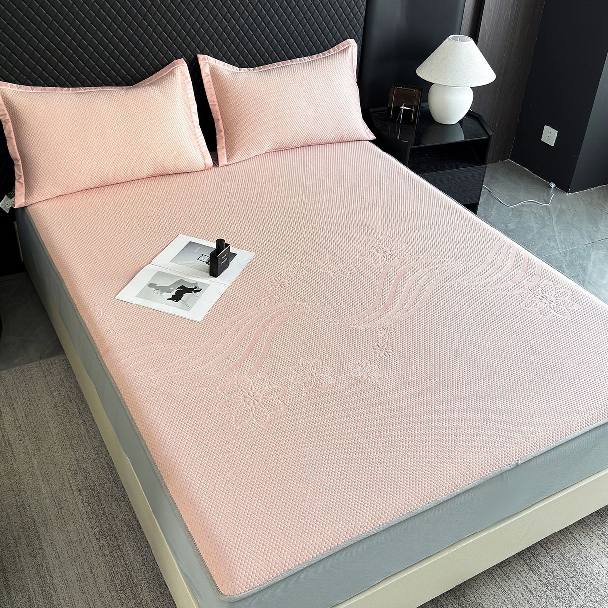 91家纺网 家纺一手货源 找家纺 瑞兴纺 2025新款复合加厚高克重凉感席床笠款 五朵金花-粉