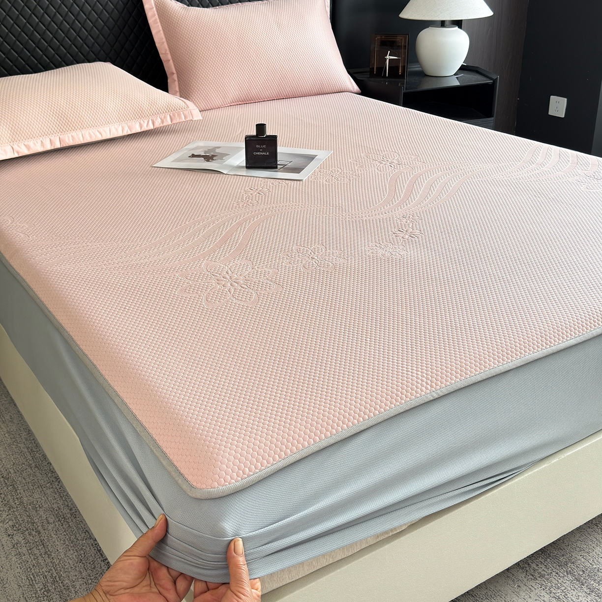 91家纺网 家纺一手货源 找家纺 瑞兴纺 2025新款复合加厚高克重凉感席床笠款 五朵金花-粉