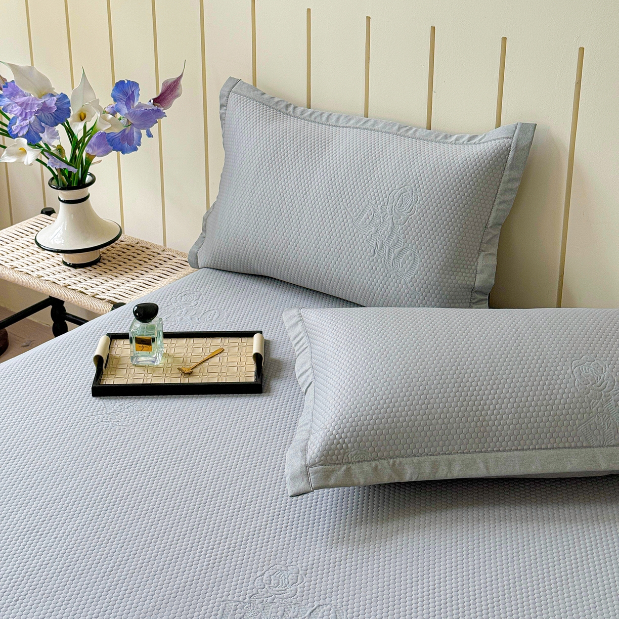 91家纺网 家纺一手货源 找家纺 瑞兴纺 2025新款复合加厚高克重凉感席床笠款 玫瑰之恋-灰