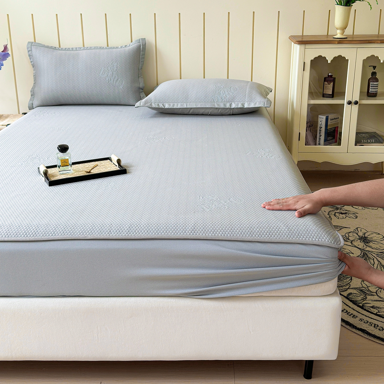 91家纺网 家纺一手货源 找家纺 瑞兴纺 2025新款复合加厚高克重凉感席床笠款 玫瑰之恋-灰