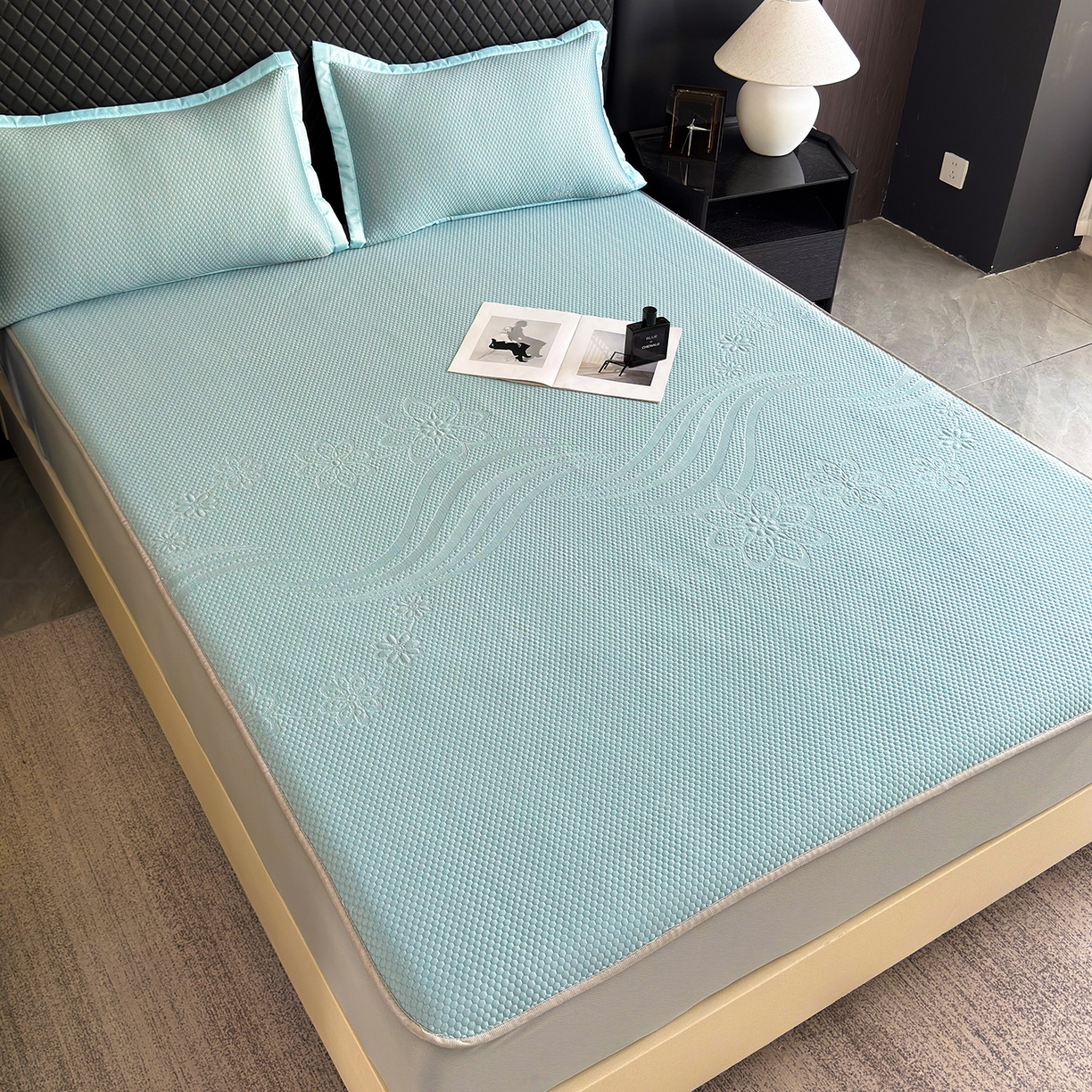 91家纺网 家纺一手货源 找家纺 瑞兴纺 2025新款复合加厚高克重凉感席床笠款 五朵金花-蓝