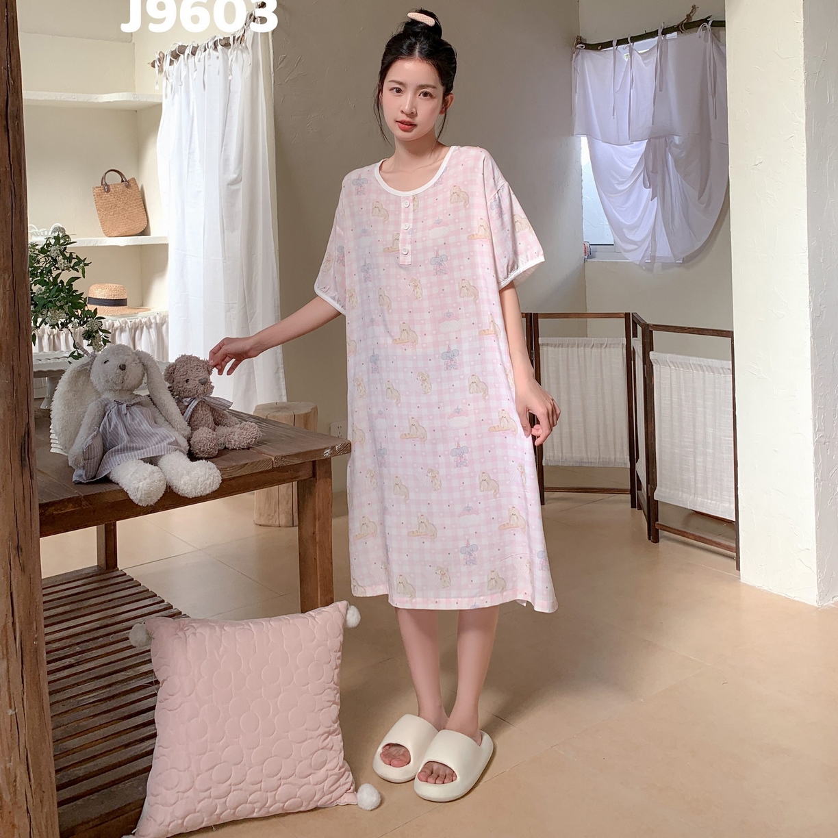 91家纺网 家纺一手货源 找家纺 妍景家居生活馆 2025新款仲夏午后懒人睡裙 粉格大象