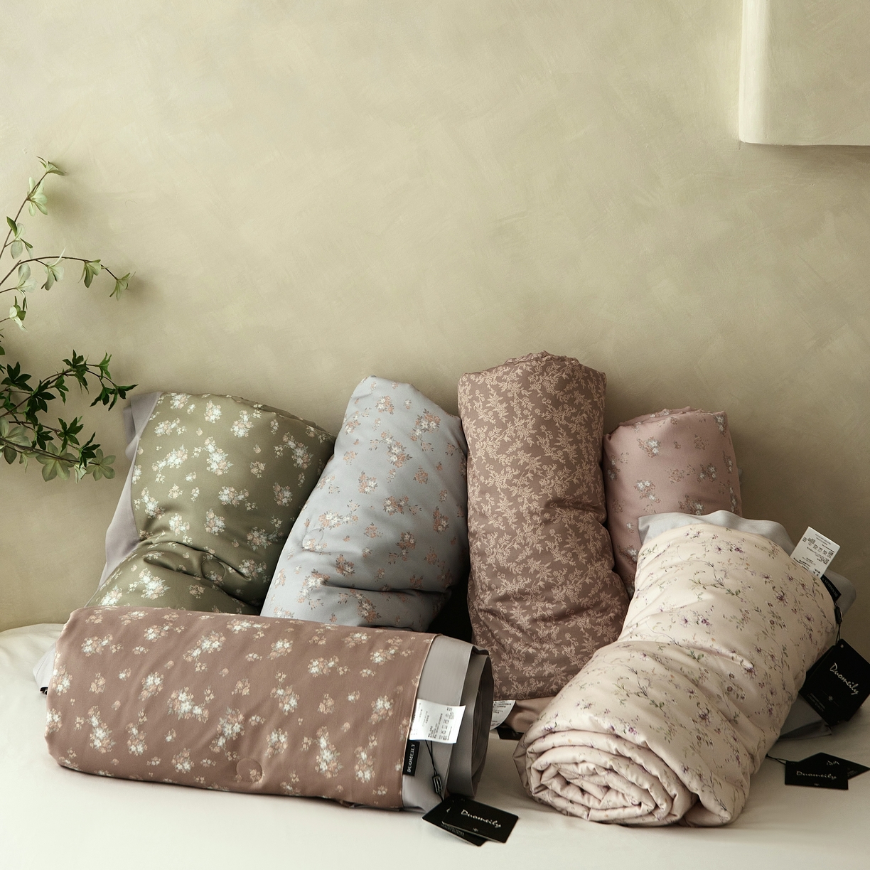 91家纺网 家纺一手货源 找家纺 2025新款【DM】莫代尔印花小碎花夏被-风格一 叠拍