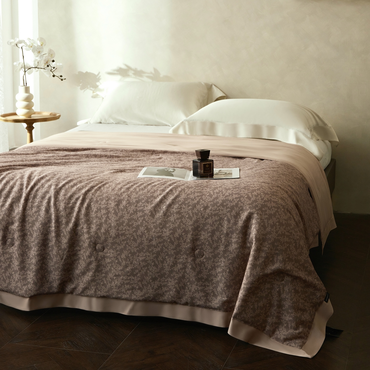 91家纺网 家纺一手货源 找家纺 2025新款【DM】莫代尔印花小碎花夏被-风格一 朝花夕拾