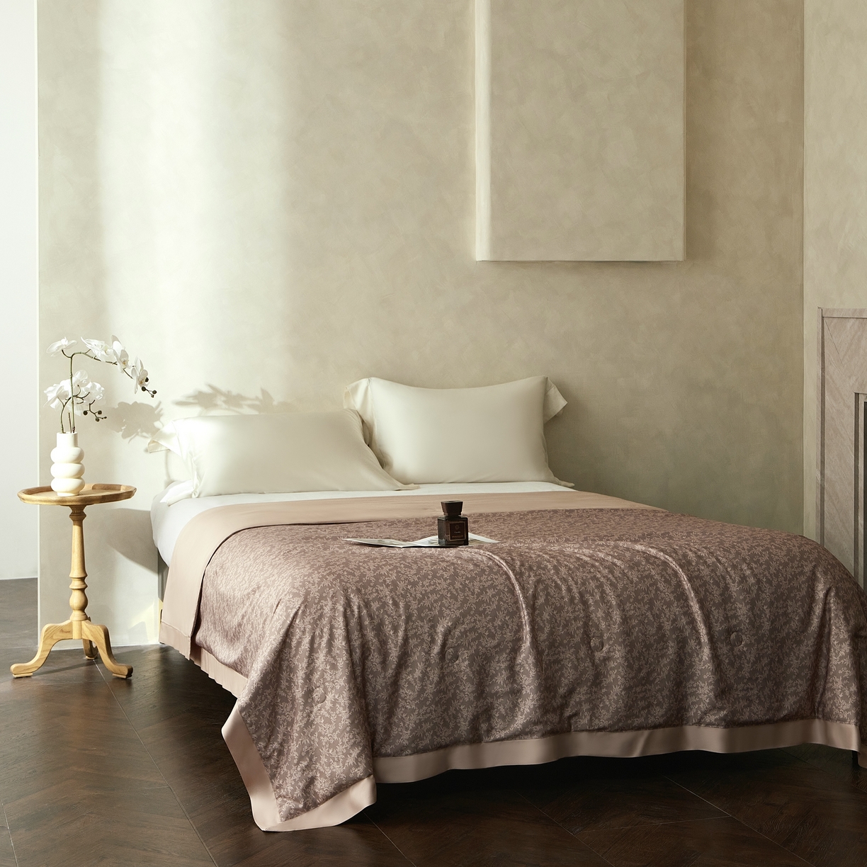 91家纺网 家纺一手货源 找家纺 2025新款【DM】莫代尔印花小碎花夏被-风格一 朝花夕拾