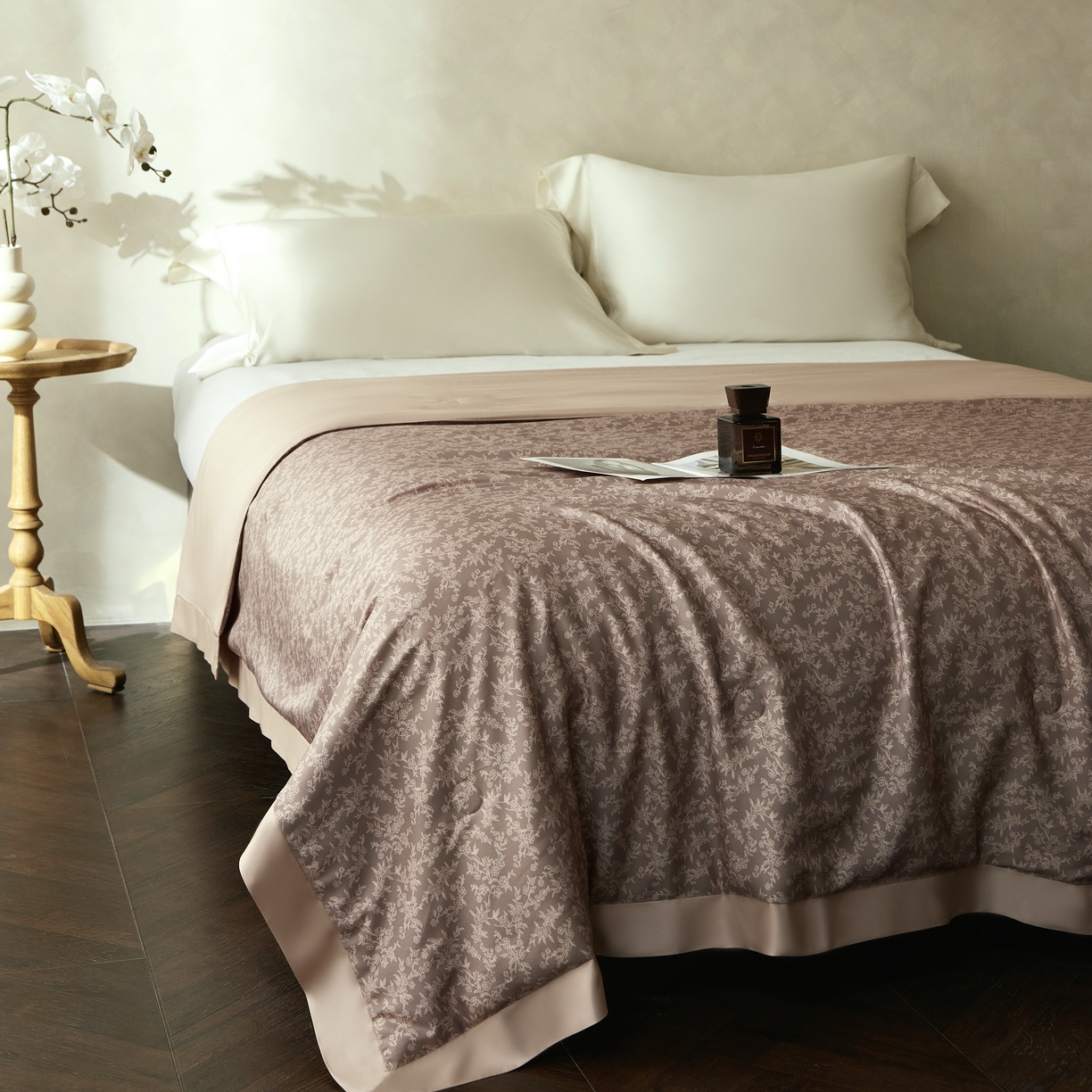 91家纺网 家纺一手货源 找家纺 2025新款【DM】莫代尔印花小碎花夏被-风格一 朝花夕拾