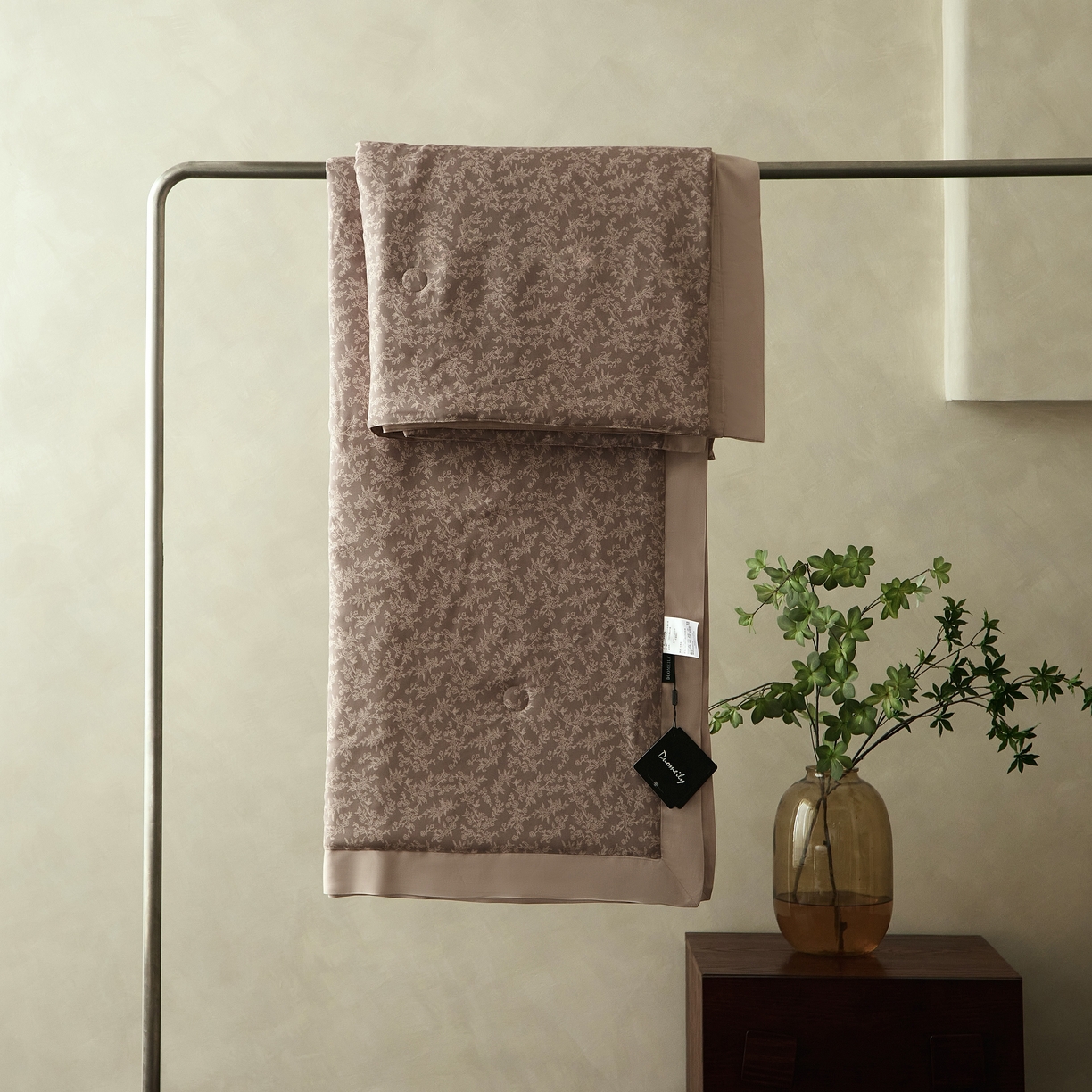 91家纺网 家纺一手货源 找家纺 2025新款【DM】莫代尔印花小碎花夏被-风格一 朝花夕拾