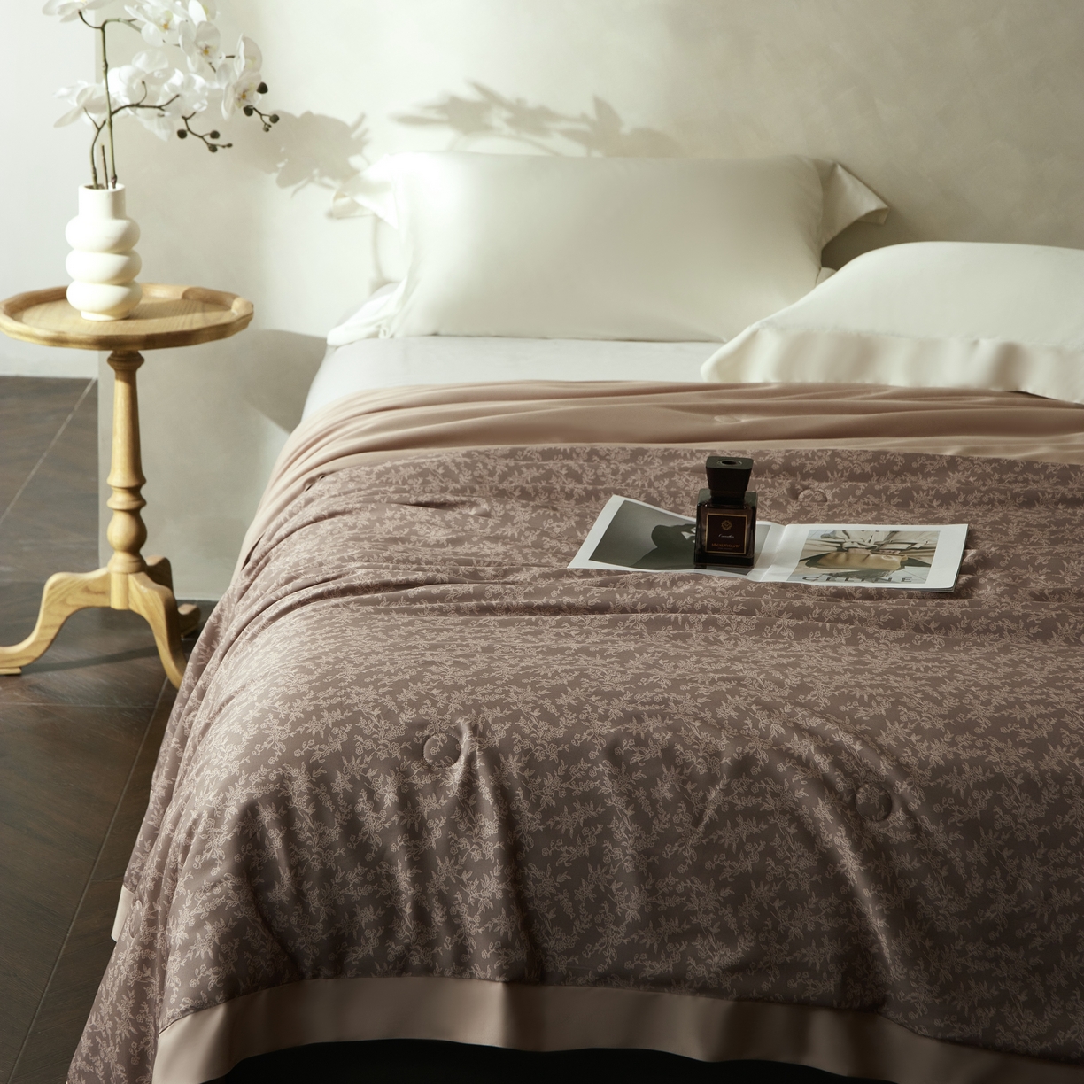 91家纺网 家纺一手货源 找家纺 2025新款【DM】莫代尔印花小碎花夏被-风格一 朝花夕拾