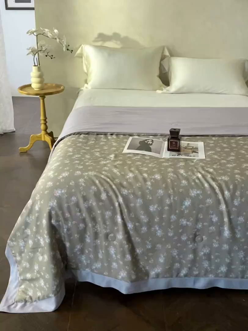 91家纺网 家纺一手货源 找家纺 2025新款【DM】莫代尔印花小碎花夏被-风格一 琉璃（绿）