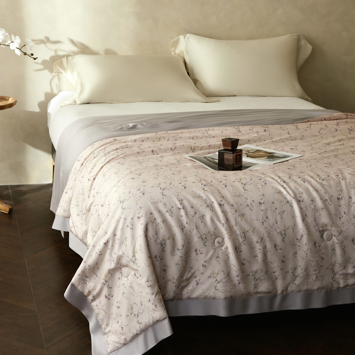 91家纺网 家纺一手货源 找家纺 2025新款【DM】莫代尔印花小碎花夏被-风格一 清蔓