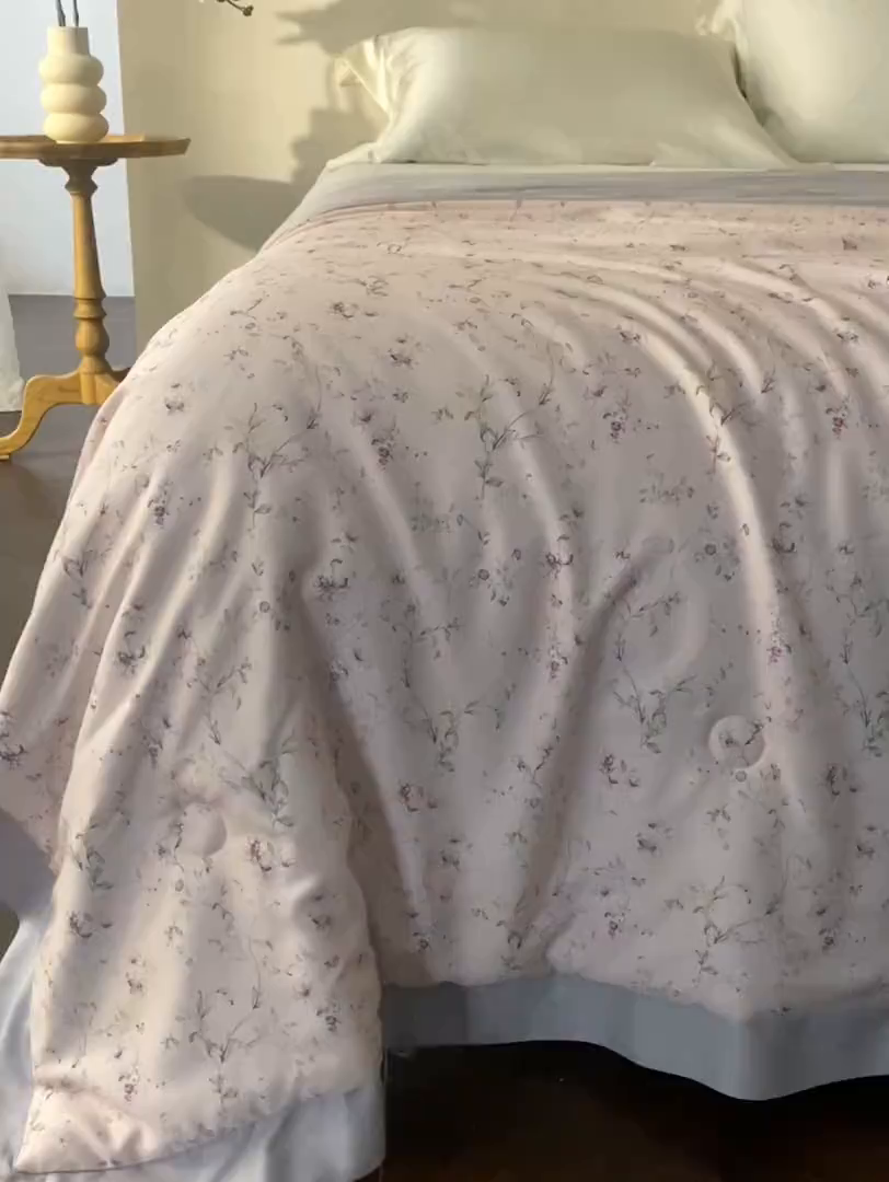 91家纺网 家纺一手货源 找家纺 2025新款【DM】莫代尔印花小碎花夏被-风格一 清蔓