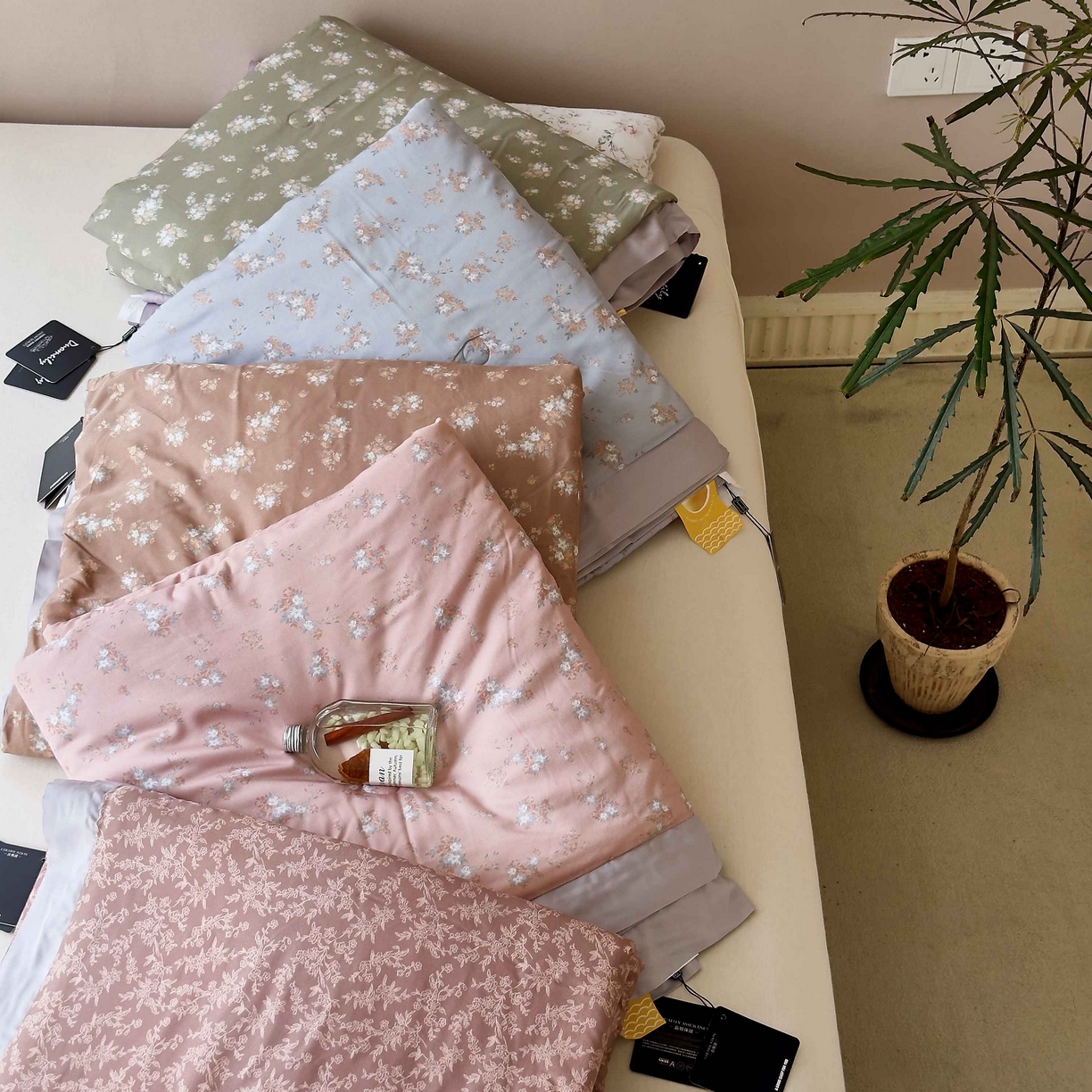 南通朵美纺织品有限公司 2025新款【DM】莫代尔印花小碎花夏被-风格二 叠拍