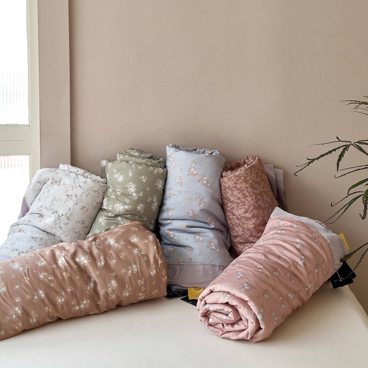 91家纺网 家纺一手货源 找家纺 南通朵美纺织品有限公司 2025新款【DM】莫代尔印花小碎花夏被-风格二 叠拍