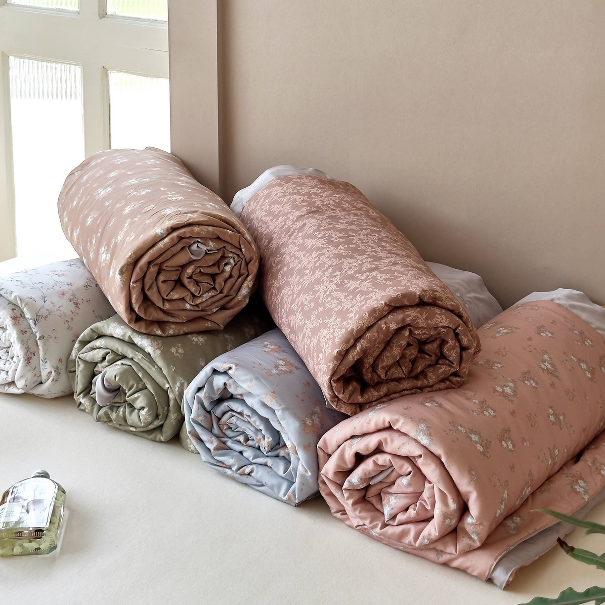 91家纺网 家纺一手货源 找家纺 南通朵美纺织品有限公司 2025新款【DM】莫代尔印花小碎花夏被-风格二 叠拍