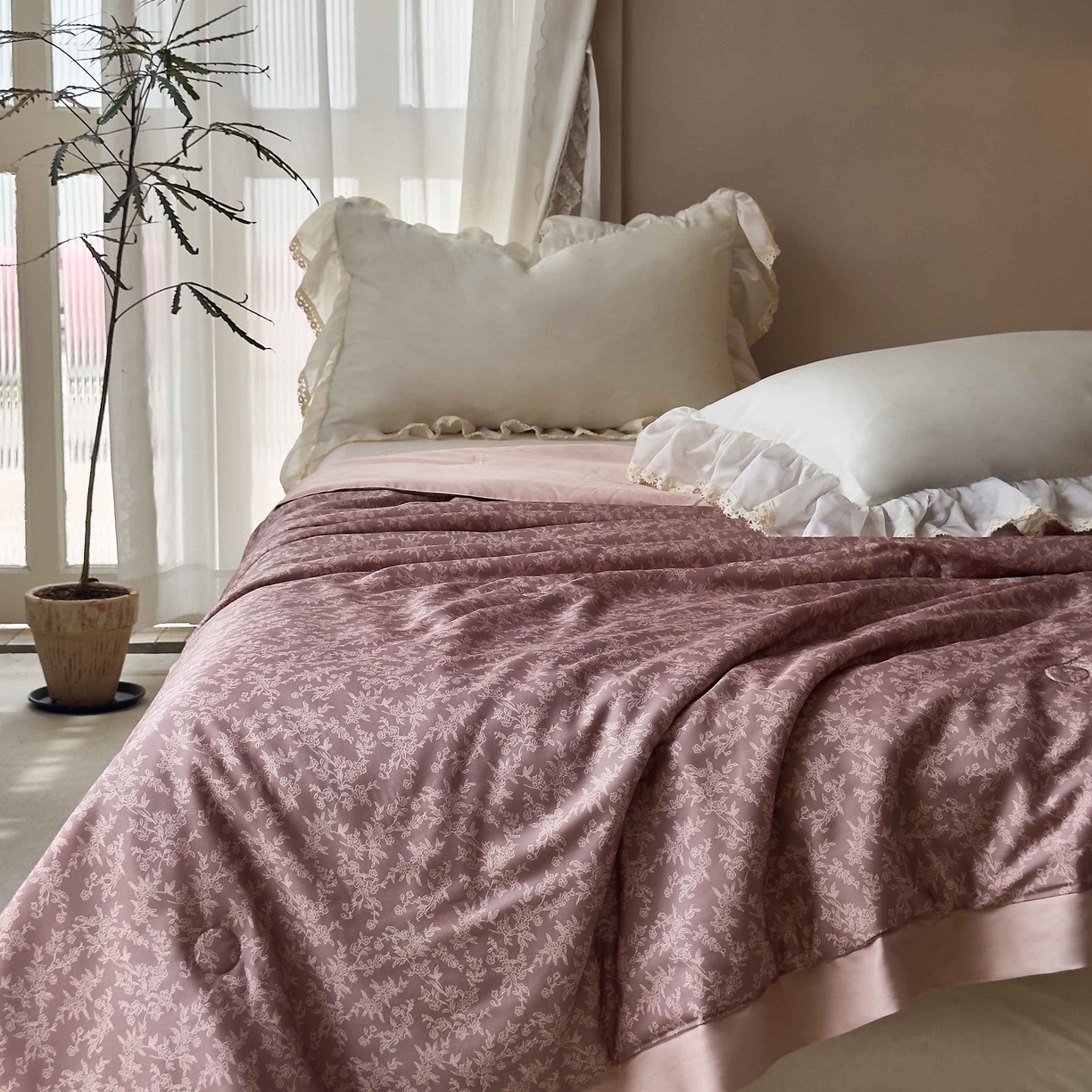 91家纺网 家纺一手货源 找家纺 南通朵美纺织品有限公司 2025新款【DM】莫代尔印花小碎花夏被-风格二 朝花夕拾