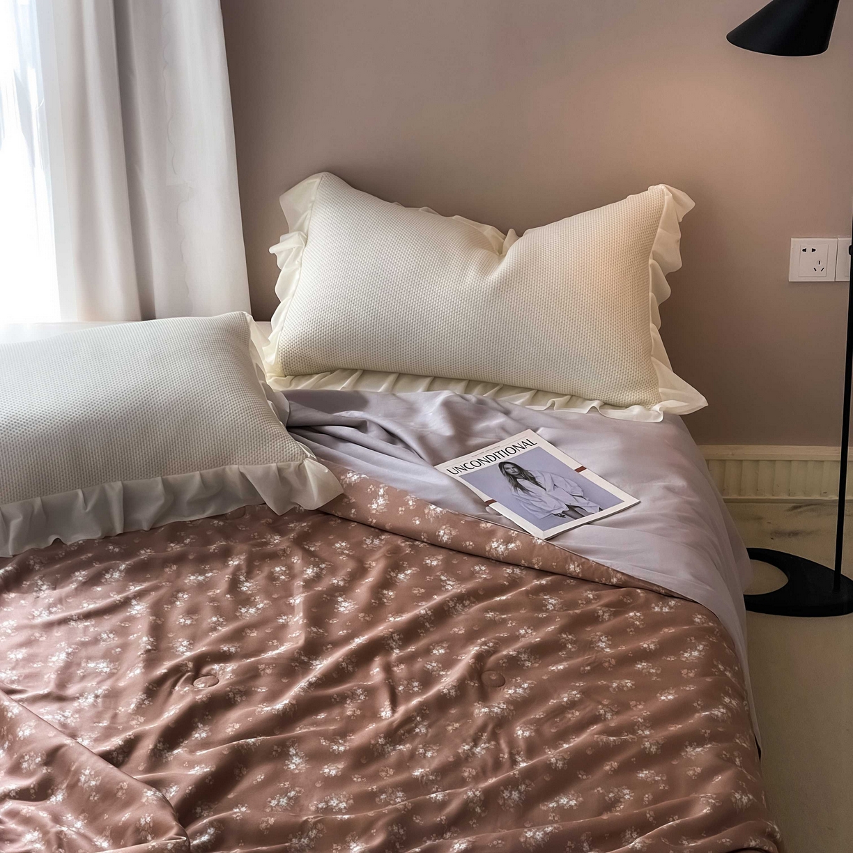 91家纺网 家纺一手货源 找家纺 南通朵美纺织品有限公司 2025新款【DM】莫代尔印花小碎花夏被-风格二 琉璃（咖）