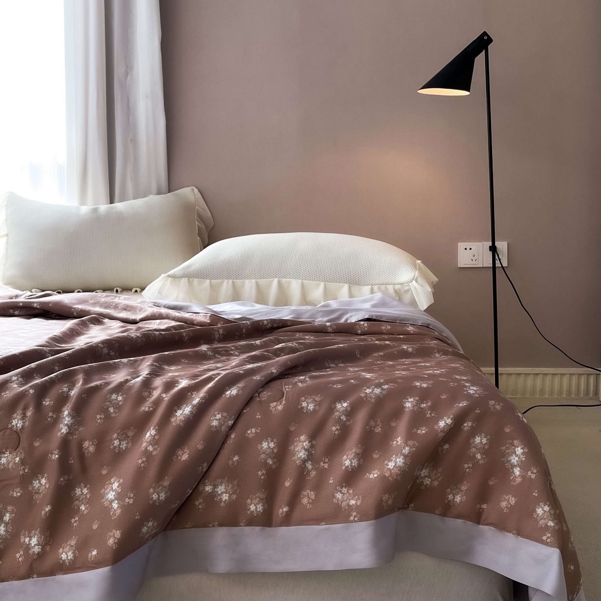 91家纺网 家纺一手货源 找家纺 南通朵美纺织品有限公司 2025新款【DM】莫代尔印花小碎花夏被-风格二 琉璃（咖）