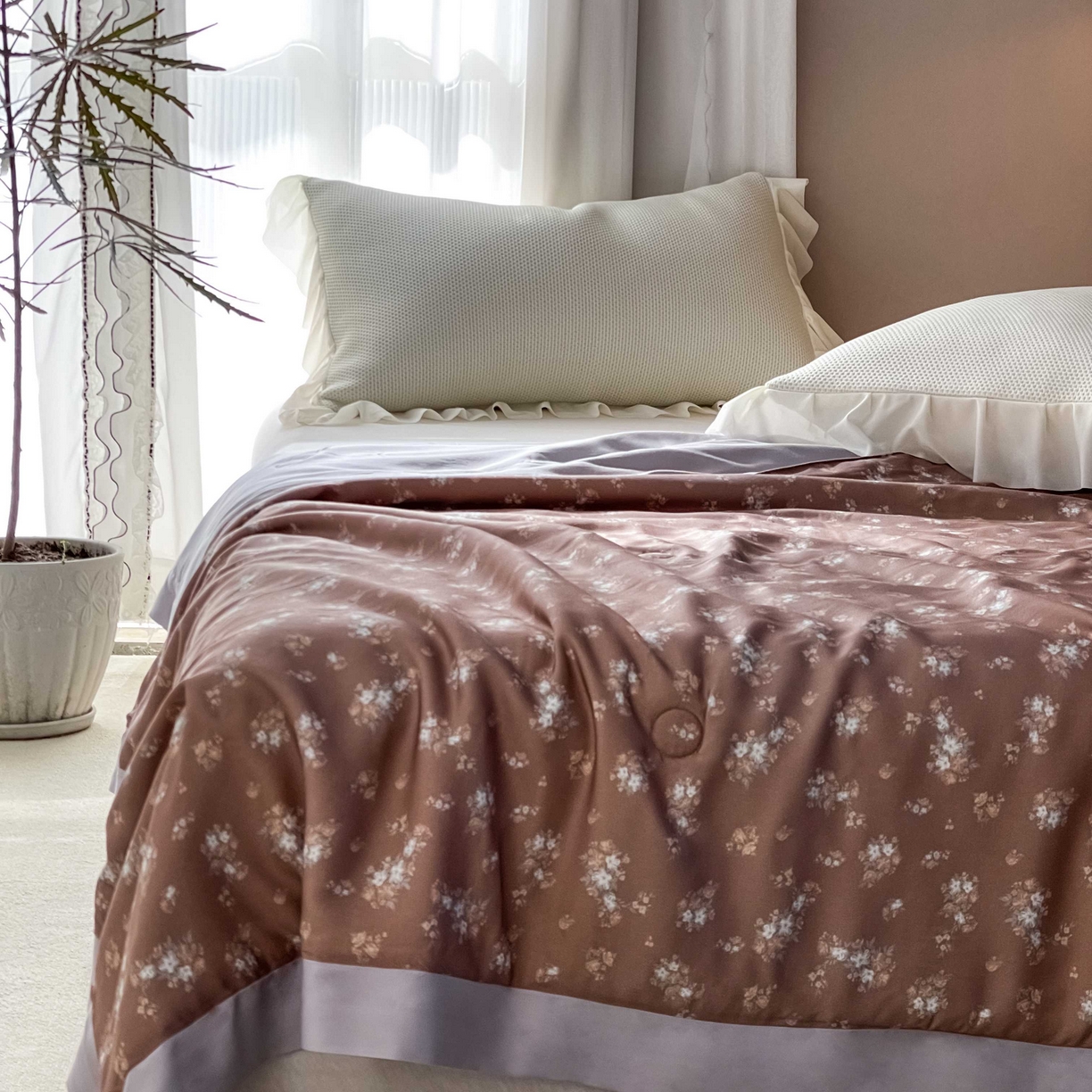 91家纺网 家纺一手货源 找家纺 南通朵美纺织品有限公司 2025新款【DM】莫代尔印花小碎花夏被-风格二 琉璃（咖）