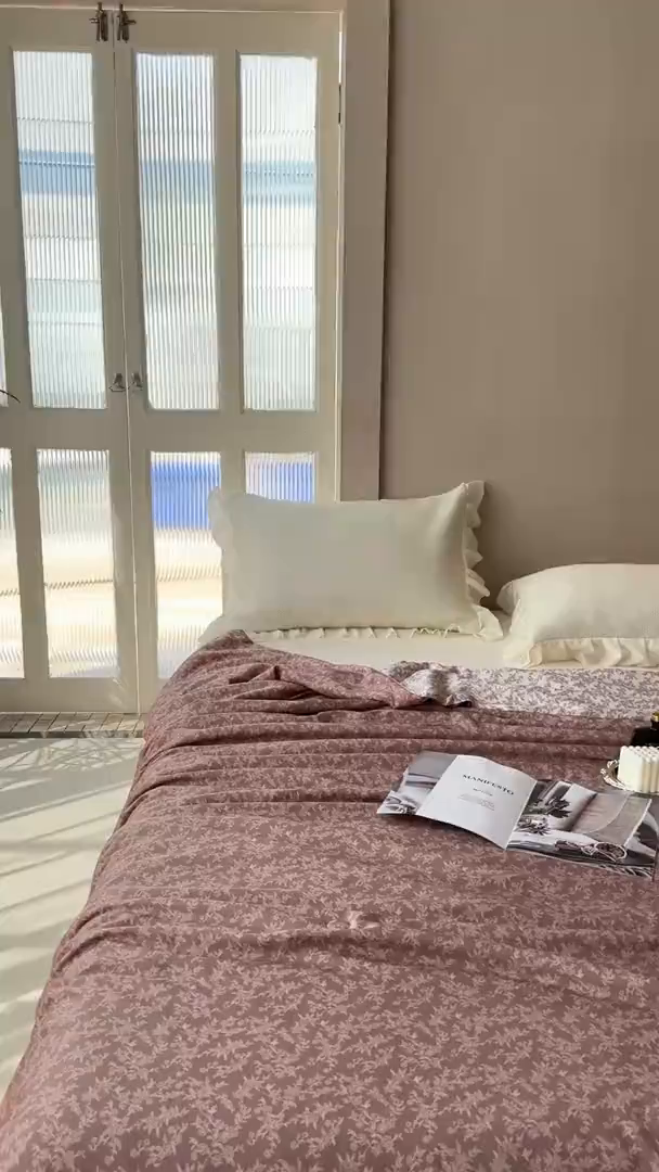 91家纺网 家纺一手货源 找家纺 南通朵美纺织品有限公司 2025新款【DM】莫代尔印花小碎花夏被-风格二 时光（豆粉）