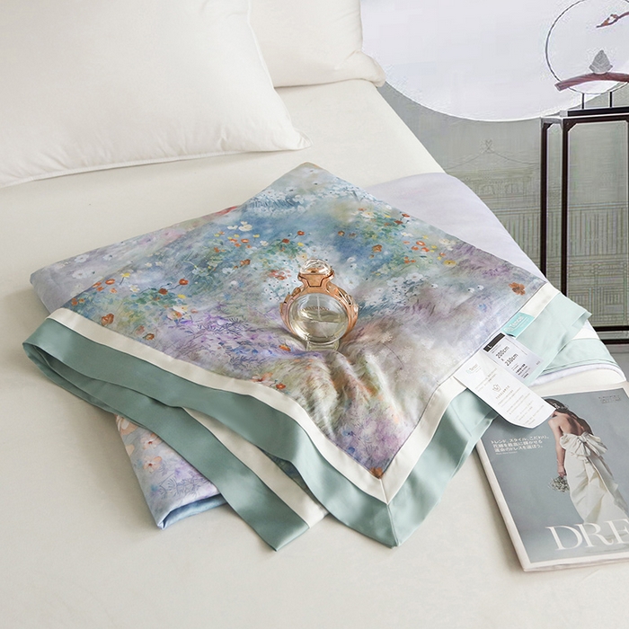 91家纺网 家纺一手货源 找家纺 薇玛仕 2025新款100支兰精天丝数码印花可水洗蚕丝夏凉被空调被 维多利亚 蓝