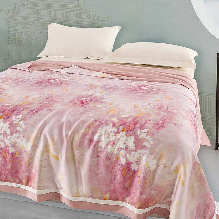 91家纺网 家纺一手货源 找家纺 薇玛仕 2025新款100支兰精天丝数码印花可水洗蚕丝夏凉被空调被 伊莎贝拉 粉