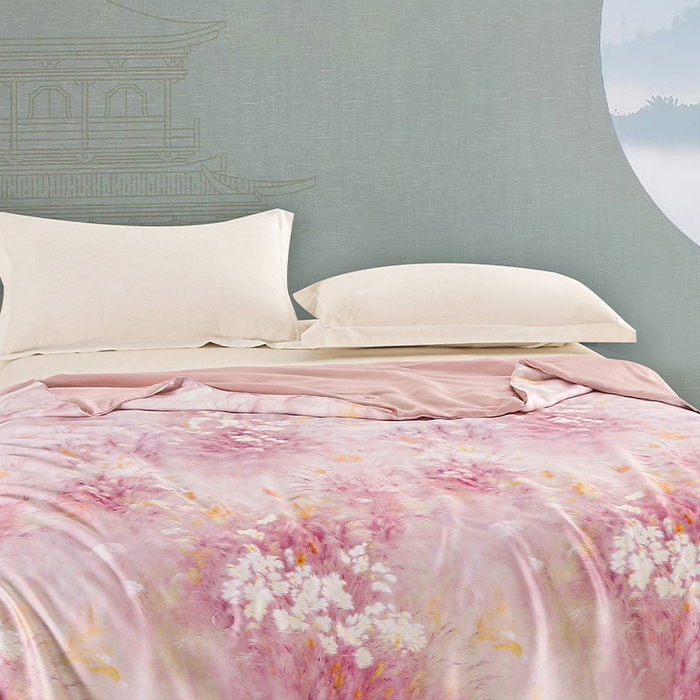 91家纺网 家纺一手货源 找家纺 薇玛仕 2025新款100支兰精天丝数码印花可水洗蚕丝夏凉被空调被 伊莎贝拉 粉