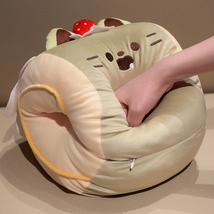 91家纺网 家纺一手货源 找家纺 （总）仟亿莱 2025新款猫咪瑞士卷带孔午睡枕