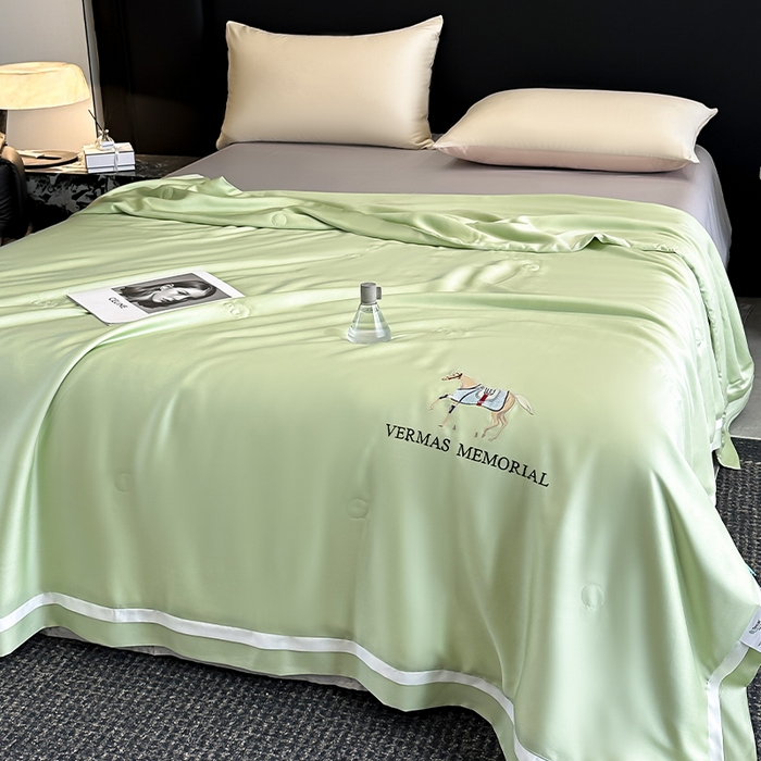 91家纺网 家纺一手货源 找家纺 薇玛仕 2025新款绣花款80支兰精天丝可水洗蚕丝夏凉被空调被 春色绿