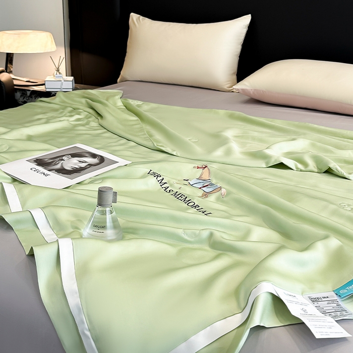 91家纺网 家纺一手货源 找家纺 薇玛仕 2025新款绣花款80支兰精天丝可水洗蚕丝夏凉被空调被 春色绿