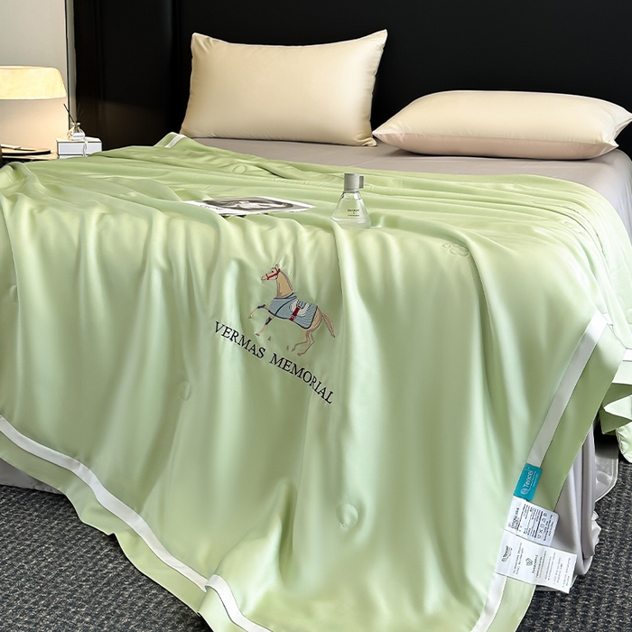 91家纺网 家纺一手货源 找家纺 薇玛仕 2025新款绣花款80支兰精天丝可水洗蚕丝夏凉被空调被 春色绿