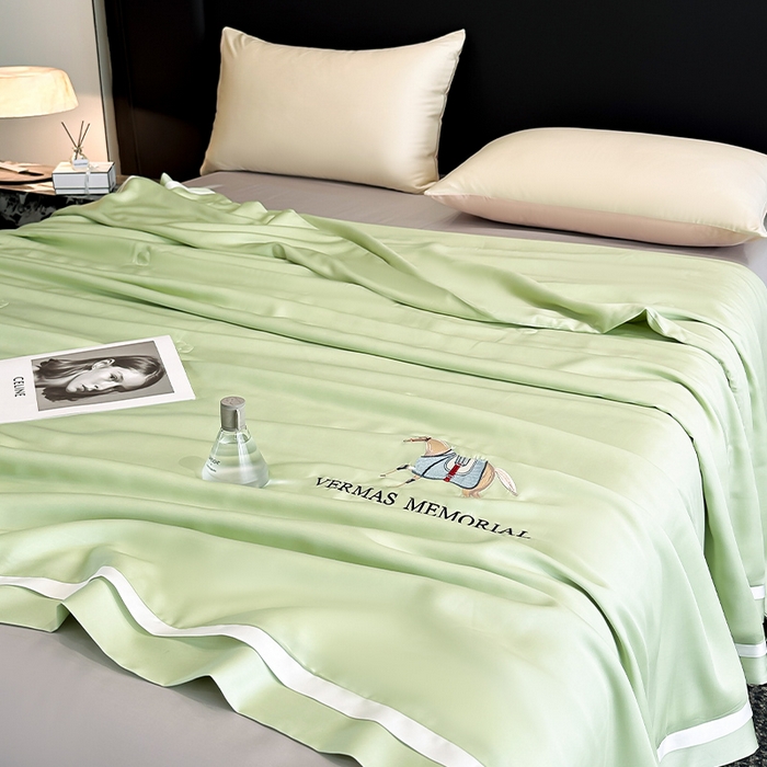 91家纺网 家纺一手货源 找家纺 薇玛仕 2025新款绣花款80支兰精天丝可水洗蚕丝夏凉被空调被 春色绿