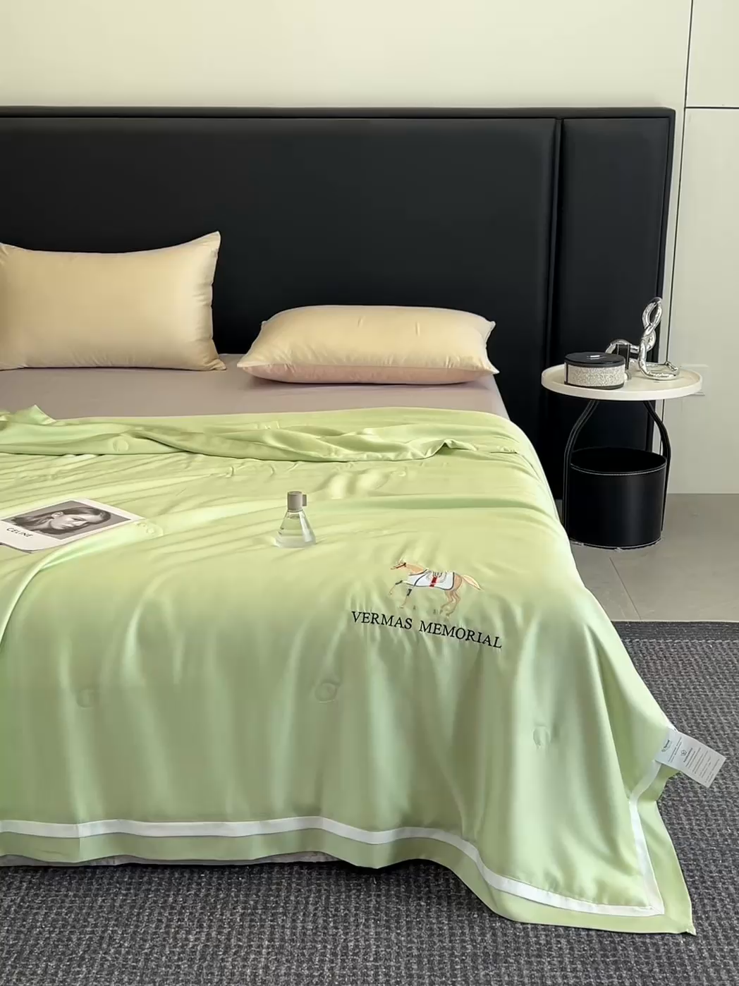 91家纺网 家纺一手货源 找家纺 薇玛仕 2025新款绣花款80支兰精天丝可水洗蚕丝夏凉被空调被 春色绿