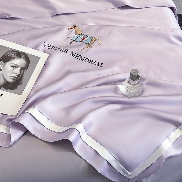 91家纺网 家纺一手货源 找家纺 薇玛仕 2025新款绣花款80支兰精天丝可水洗蚕丝夏凉被空调被 静谧紫