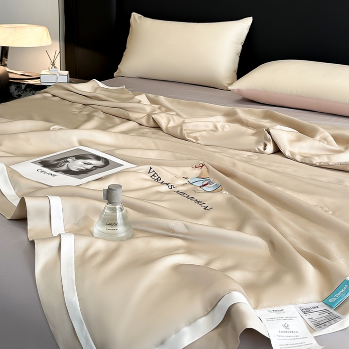 91家纺网 家纺一手货源 找家纺 薇玛仕 2025新款绣花款80支兰精天丝可水洗蚕丝夏凉被空调被 香槟咖