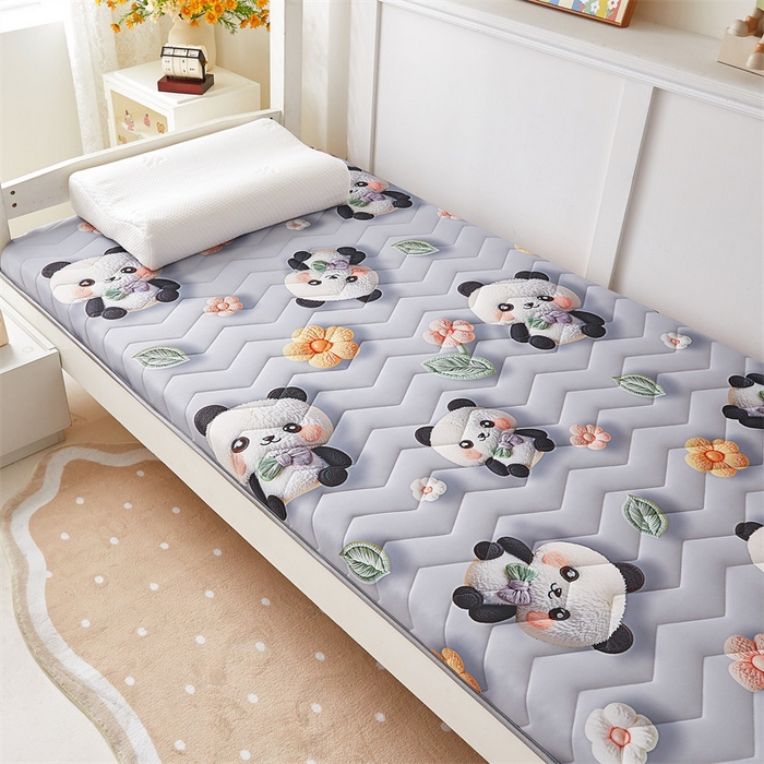 91家纺网 家纺一手货源 找家纺 寐珂家纺 2025A类针织棉记忆棉床垫 可爱熊猫