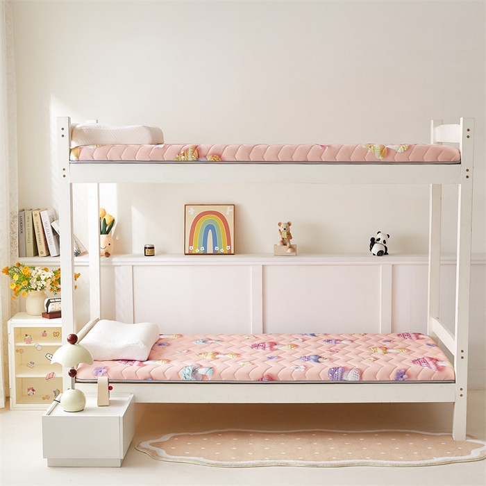 91家纺网 家纺一手货源 找家纺 寐珂家纺 2025A类针织棉记忆棉床垫 奇幻蘑菇