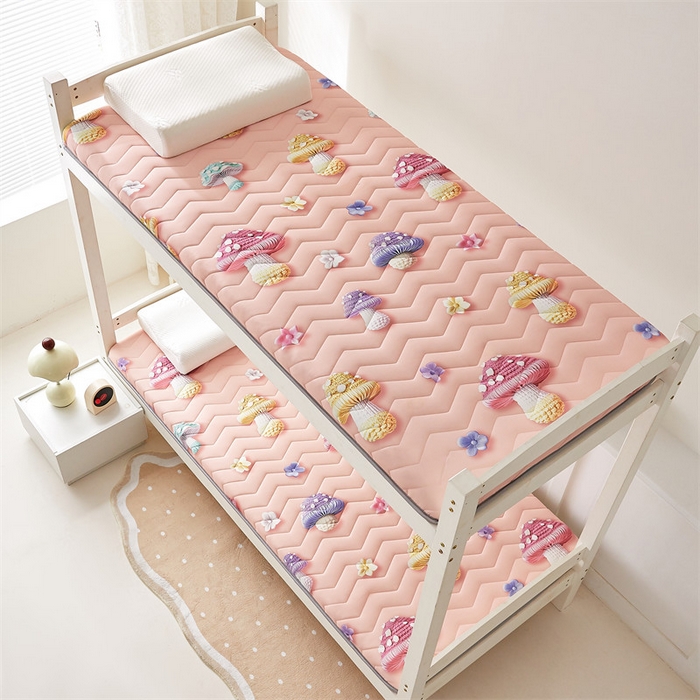 91家纺网 家纺一手货源 找家纺 寐珂家纺 2025A类针织棉记忆棉床垫 奇幻蘑菇