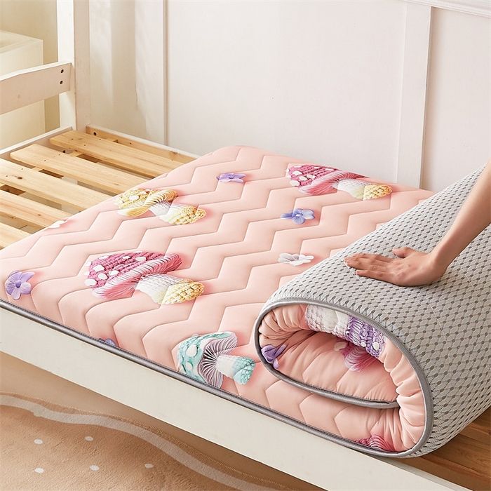 91家纺网 家纺一手货源 找家纺 寐珂家纺 2025A类针织棉记忆棉床垫 奇幻蘑菇