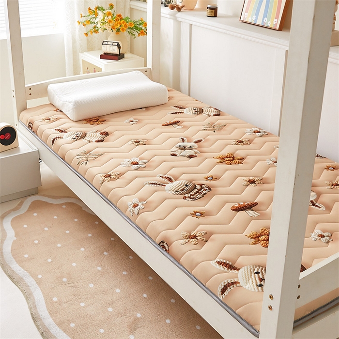 91家纺网 家纺一手货源 找家纺 寐珂家纺 2025A类针织棉记忆棉床垫 森语小兔