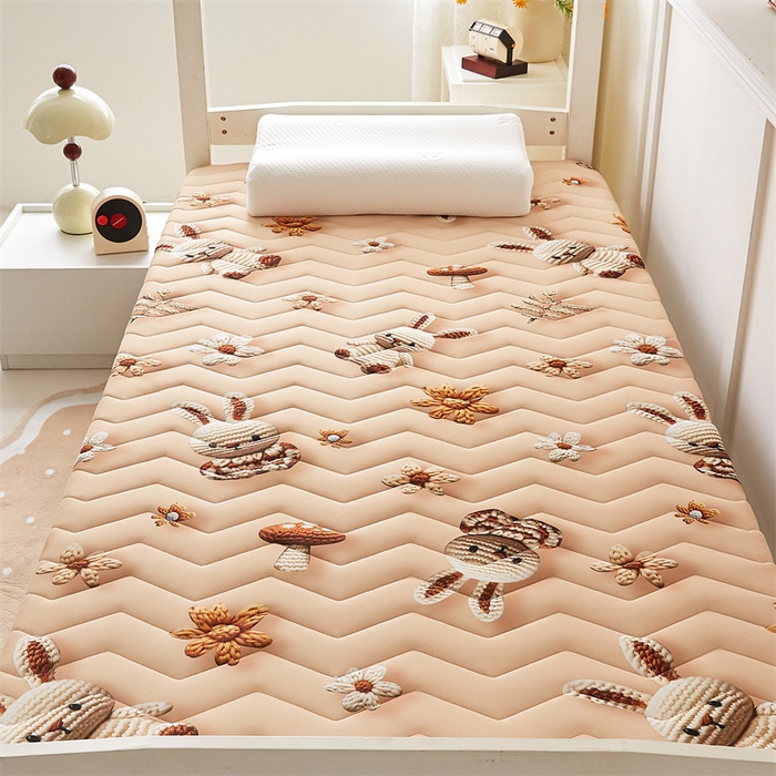 91家纺网 家纺一手货源 找家纺 寐珂家纺 2025A类针织棉记忆棉床垫 森语小兔