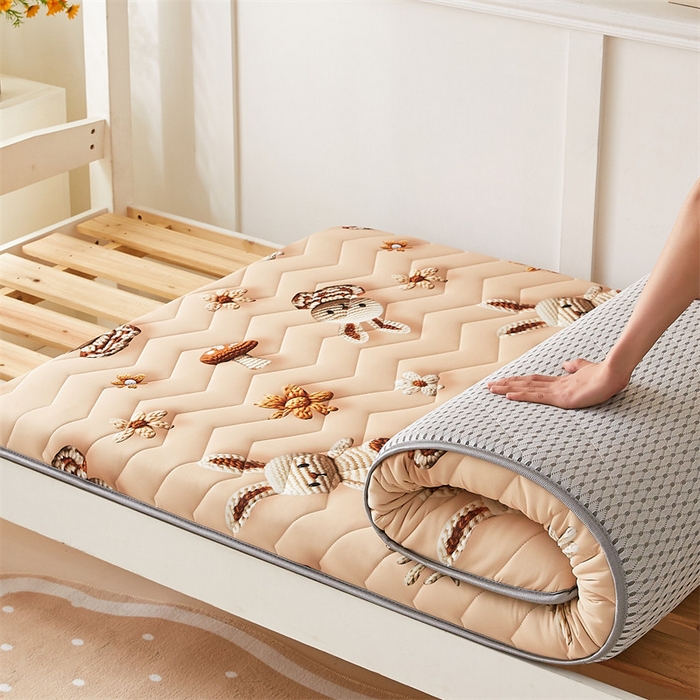 91家纺网 家纺一手货源 找家纺 寐珂家纺 2025A类针织棉记忆棉床垫 森语小兔